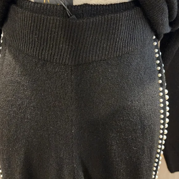 J Renee Boutique Sweater 2 pc Pants set with Pearls - Picture 4 of 6
